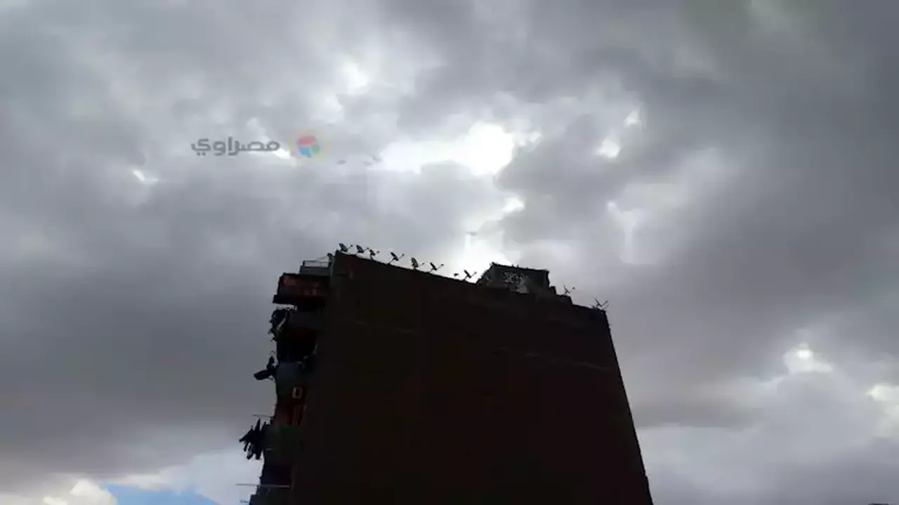 تقلبات جوية مرتقبة تشمل هطول أمطار متفرقة ونشاطاً للرياح مع انخفاض درجات الحرارة ليلًا